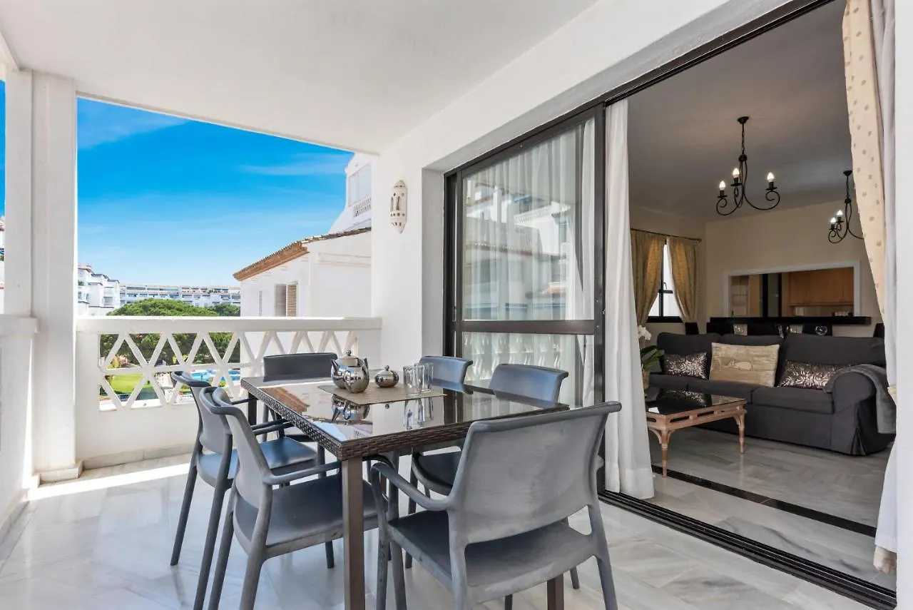 Beachfront Puerto Banus Marbella 0*,